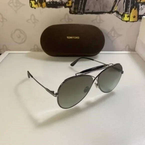 New Tom Ford Unisex Holden Brown Gradient PilotSunglasses  display picture 3